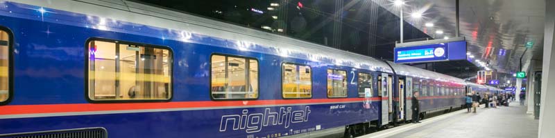 Nightjet im Bahnhof