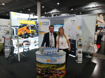 2019: BBG-Stand auf der Kommunalmesse (Personen v. l. Gerhard Wiedeschitz, Selma Jahic)