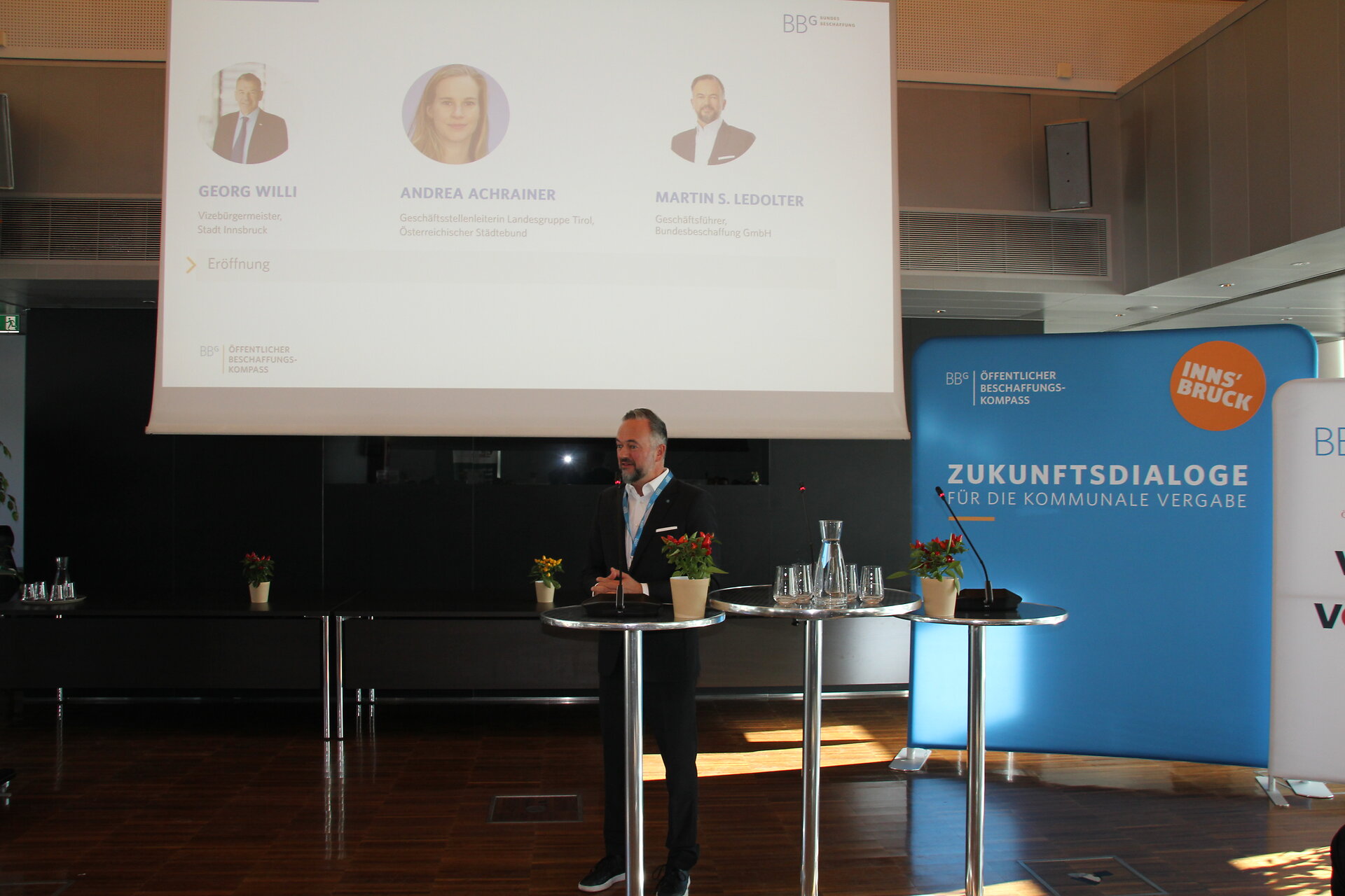 BBG-Geschäftsführer Martin Ledolter auf der Bühne