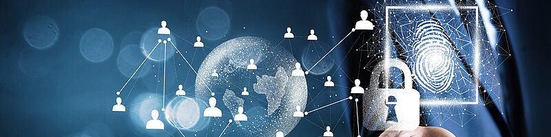 Ein Mann hält ein Tablet und Schloss-Icons erscheinen