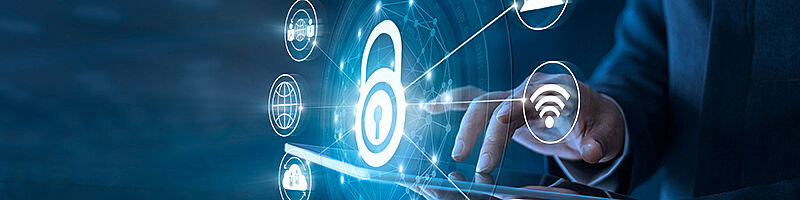 Security Eine Hand toucht auf einem Tablet verschiedene Icons an, die nach oben gebeamt werden